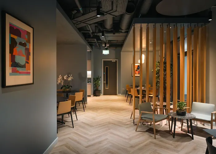 Luxury 2 Bed Cherrywood 18