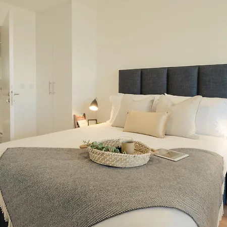 Luxury 2 Bed Cherrywood 18